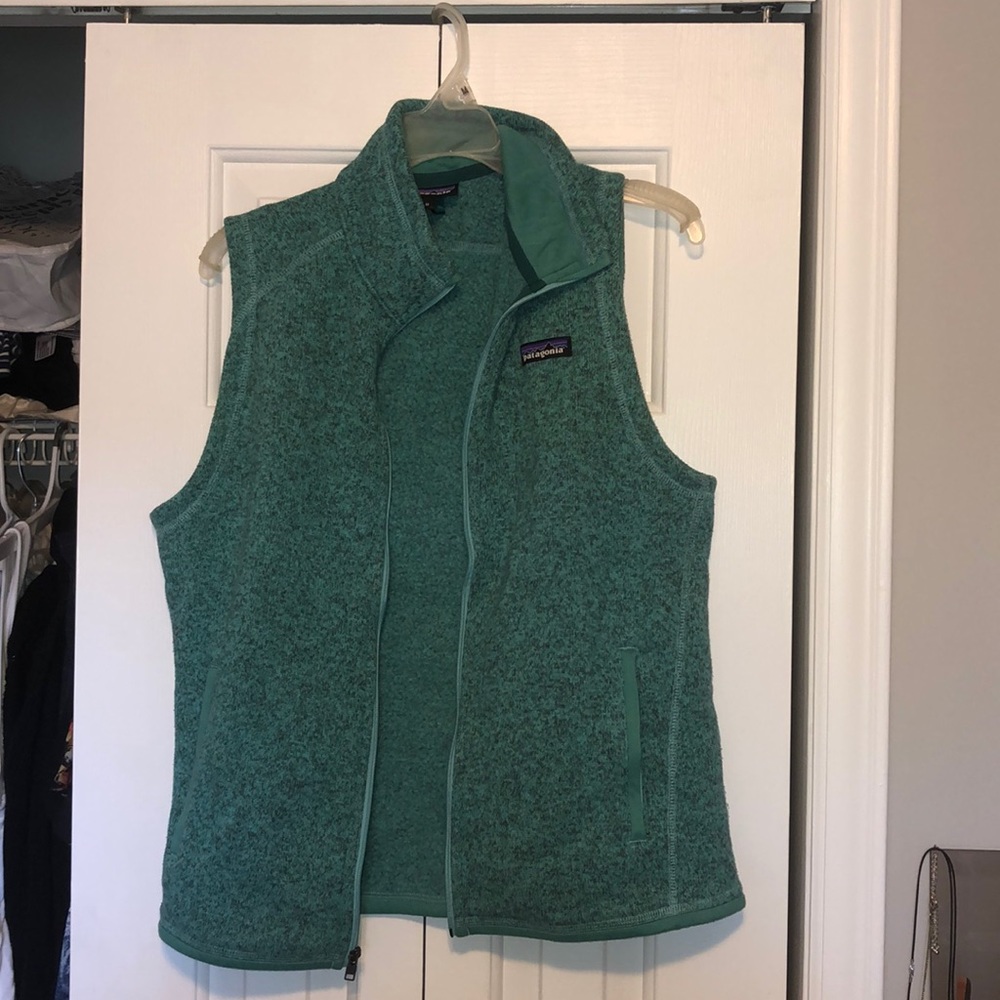 Super cute and warm layering Patagonia vest!